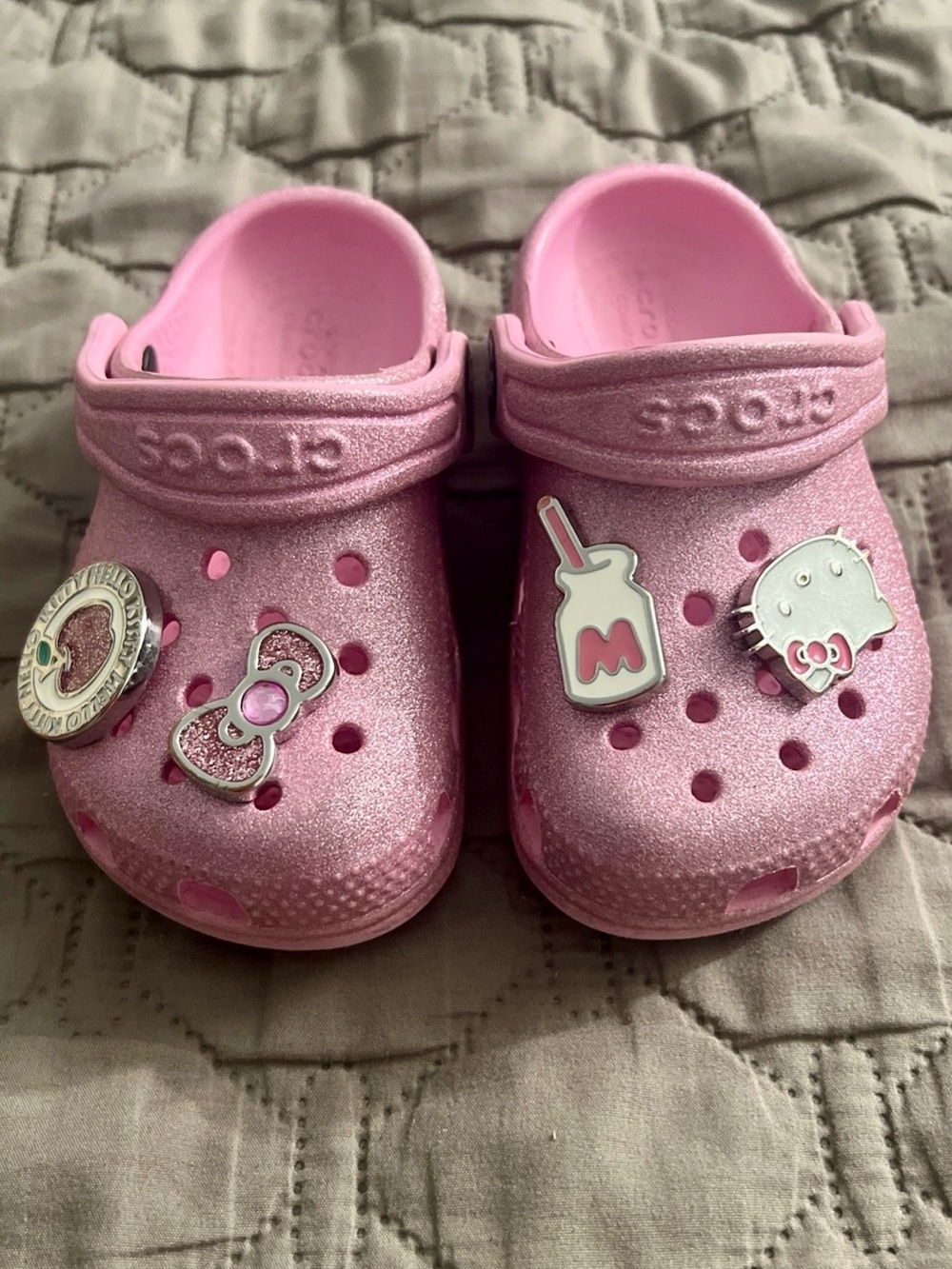 CROCS Kids Pink Glitter Clogs with Kitty Jibbitz 7c